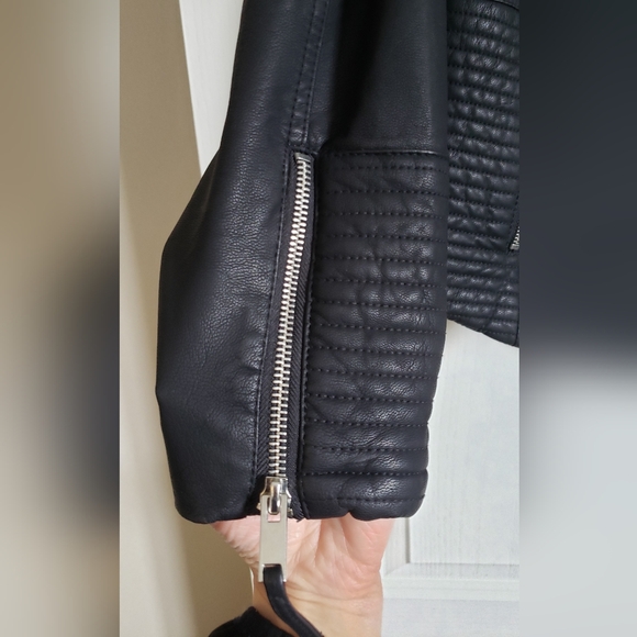 CLEO PETITES  Faux Leather Black Motor Jacket, Size Small. - Picture 2 of 5